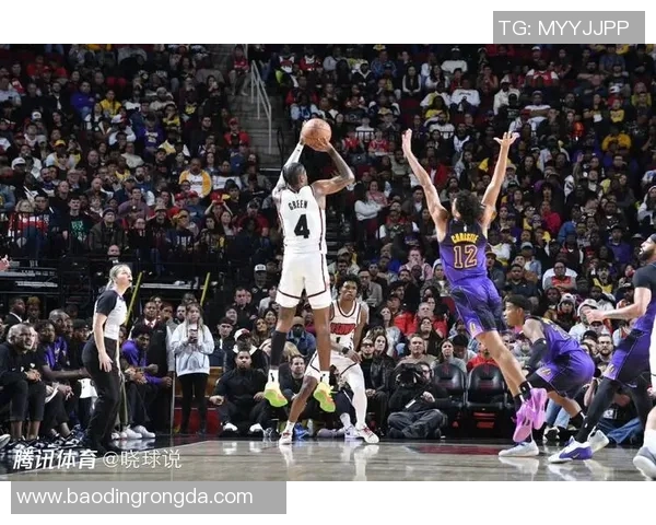 湖人对火箭比赛精彩回顾与球员表现分析 湖人对火箭比赛精彩回顾与球员表现分析