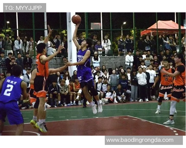 女明星追梦篮球场展现风采与激情的青春故事